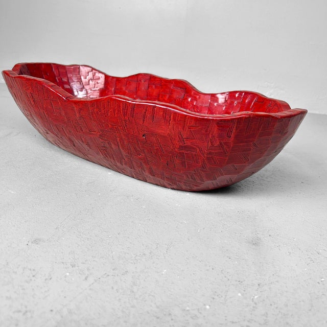 This striking hand-carved wooden bowl from Japan is a unique piece dating back to the Showa period. Dimensions: height 11...