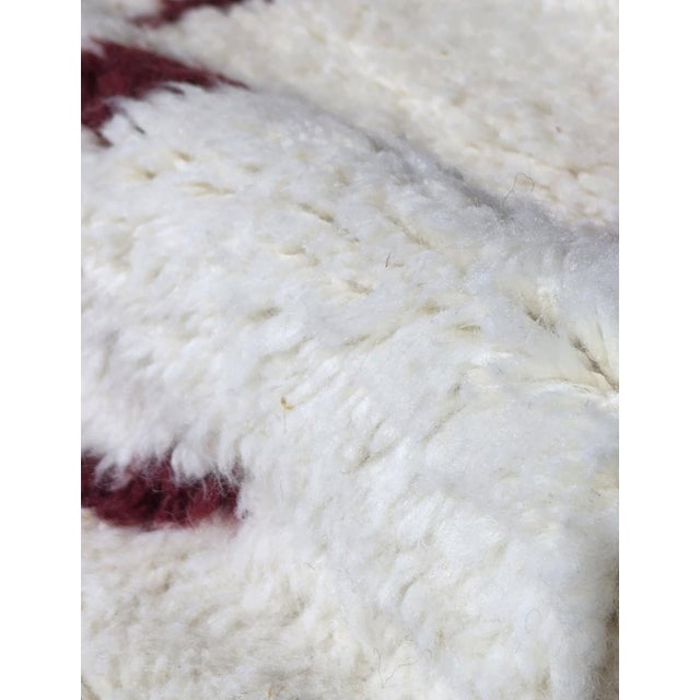 Mustard & Ivory Boujad Rug – Handmade Abstract Moroccan Berber Wool Carpet This artistic handmade Moroccan Boujad rug...