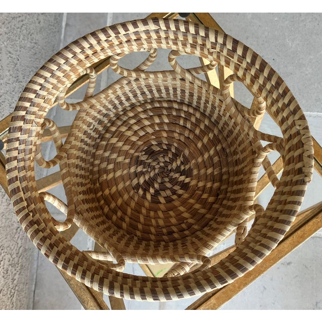 Wood Late 20th-Century Sweetgrass Gullah-Style O-Looped Cachepot Basket For Sale - Image 7 of 18