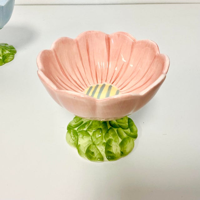 Ceramic Vintage Boho Chic Trompe L’Oeil Buttercup Pedestal Bowls, MacKenzie-Child’s Style - Set of 4 For Sale - Image 7 of 14