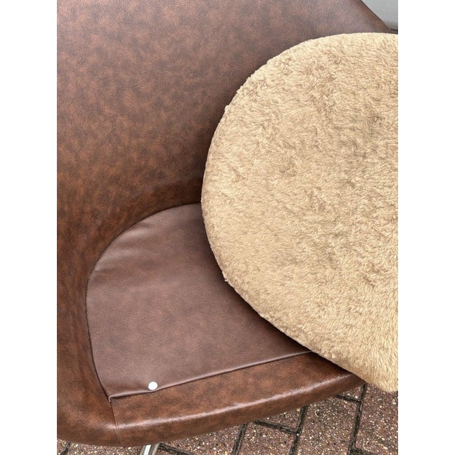 Textile Mid-Century Modern Swivel Pod Armchairs, Set of 2 For Sale - Image 7 of 8