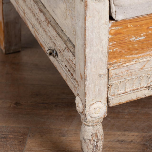 19th Century Swedish Gustavian Original Gray Painted Pine Bench For Sale - Image 9 of 17