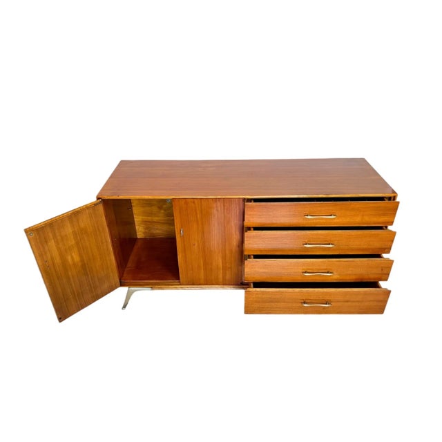 Wood Mid-Century Modern Walnut Credenza by R-Way Furniture, 1960s For Sale - Image 7 of 12