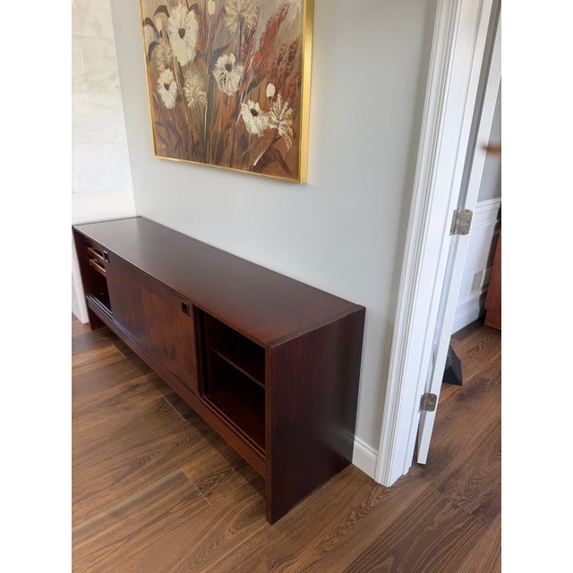 1960s Danish Modern Rosewood Credenza With Sliding Doors & Felt-Lined Trays Attributed to Dyrlund For Sale - Image 9 of 10