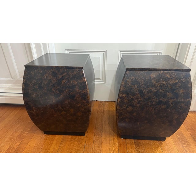 1960s Pair of John Widdicomb Barrel-Front Nightstands With Brass Strap Hardware For Sale In Boston - Image 6 of 15