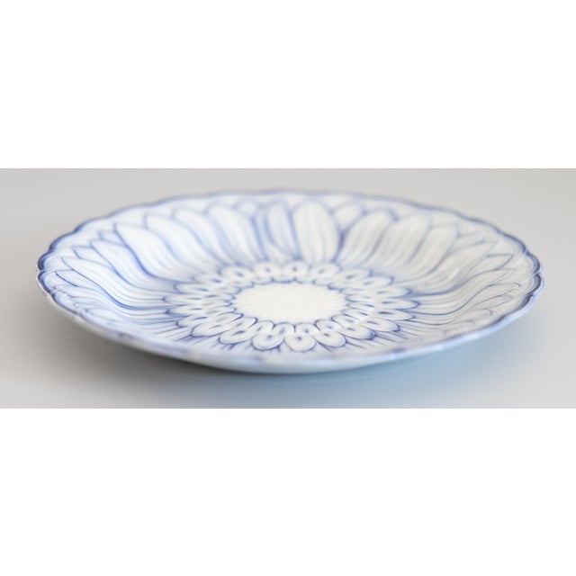 19th Century 19th Century English Wedgwood Blue & White Pearlware Sunflower Plate For Sale - Image 5 of 8