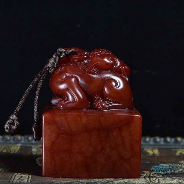 Vintage Shoushan Stone Seal With Mythical Beast Motif and Calligraphy For Sale In Los Angeles - Image 6 of 9