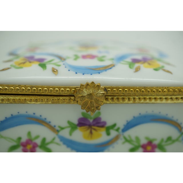 Limoges France Floral Ribbon Swags Decoree a La Main Paris Trinket Pill Box 3" For Sale - Image 10 of 14