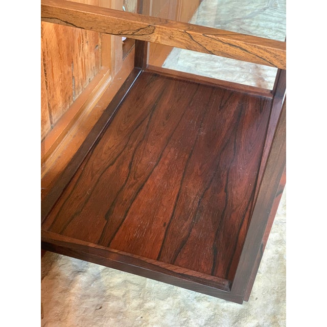 'Joaquim Tenreiro Style' Mid-Century Modern Brazilian Rosewood and Glass Rolling Bar Cart, Side Table For Sale - Image 9 of 12