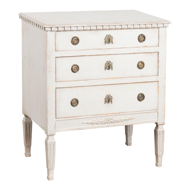 Late 19th Century Swedish White Gustavian Style Small Chest of Three Drawers Nightstand For Sale