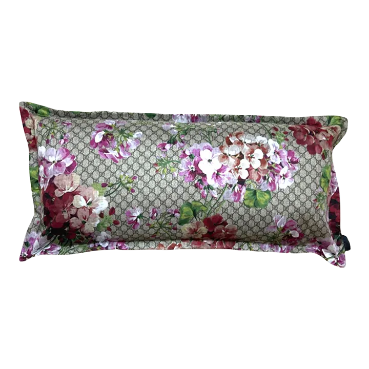 GUCCI フローラルクッション Gucci Gg Logo Blooms Hydrangea Silk Scarf Lumbar Pillow | Chairish