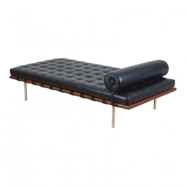 Barcelona Daybed in Black Leather by Ludwig Mies Van Der Rohe For Sale - Image 3 of 4