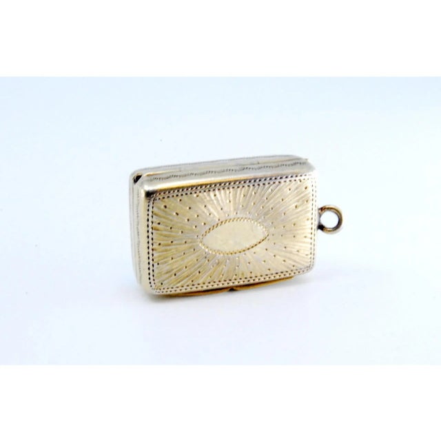 George IV Silver and Gold Vinaigrette Box with Lid Engraving For Sale - Image 10 of 11