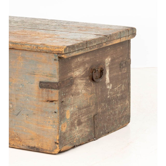 American Blue Painted Blanket Chest For Sale In New York - Image 6 of 8