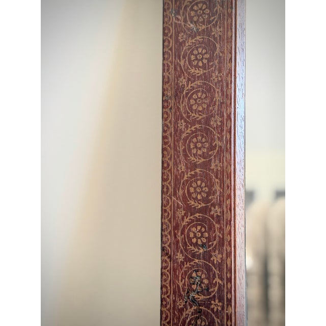 Traditional Pair of Vintage Hand-Painted Parcel Gilt Wood Mirrors in the Style of Moorish, Anglo-Indian & Aesthetic Movement Design For Sale - Image 3 of 6