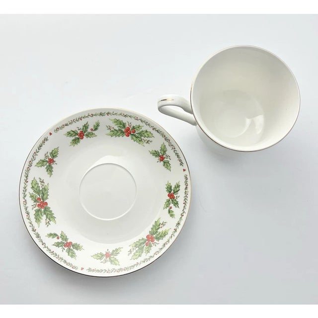 Contemporary 1990s 6 Christmas “Holly” Porcelain Teacups & Saucers For Sale - Image 3 of 5