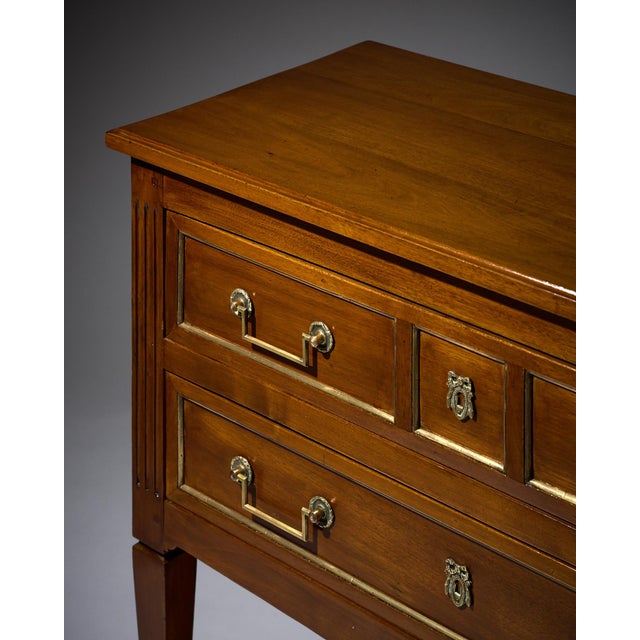 French Louis XVI Directoire Walnut Commode With Brass Inlay, Rhône Valley, Circa 1920 For Sale In Austin - Image 6 of 9