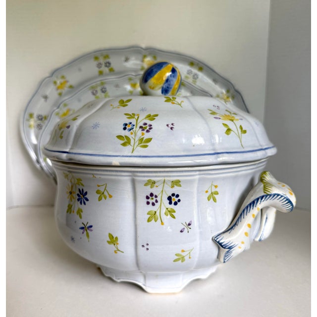 1970 Longchamp Printemps French Faience Dinnerware Service - 82 Pieces For Sale - Image 9 of 18