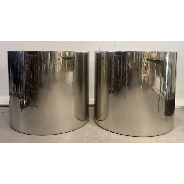 Industrial/Space Age/Mimo minimalist polished aluminum planter designed in the 1970s by Paul Mayen. This sophisticated and...