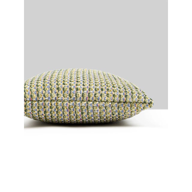 Performance fabric never looked chicer with our Heatherton woven. Featuring 14 fashionable colorways in recycled acrylic...