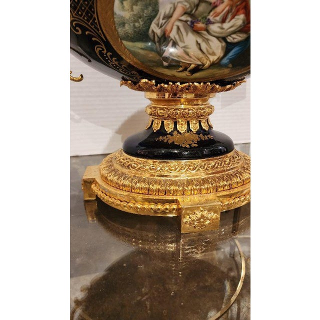 Early 20th Century Early 20th Century French Gilt Limoges Style Porcelain Handled Centerpiece For Sale - Image 5 of 9