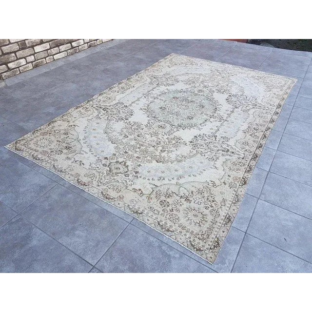 1960s Oushak Handknotted Wool Rug For Sale - Image 6 of 10