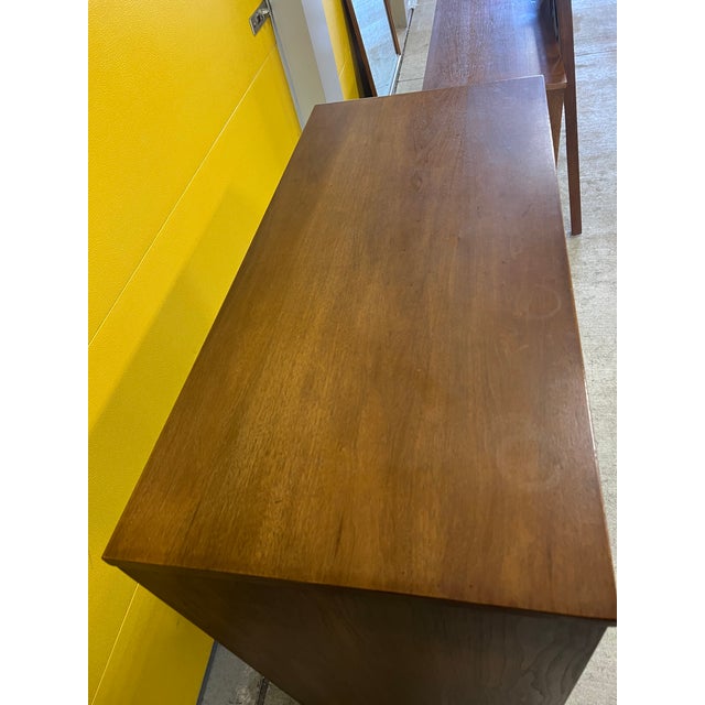 Brown 1950s Broyhill Brasilia Highboy Dresser For Sale - Image 8 of 10