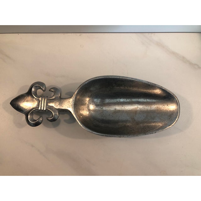Late 20th Century 1980s Pewter Fleur De Lis Scooper For Sale - Image 5 of 5