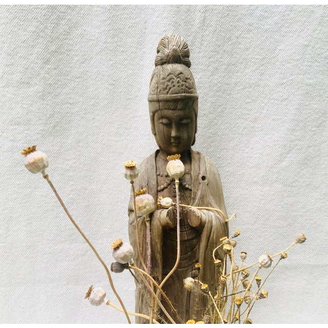 19th Century Chinese Hand-Carved Cypress Guanyin Buddhist Goddess Sculpture For Sale - Image 10 of 15