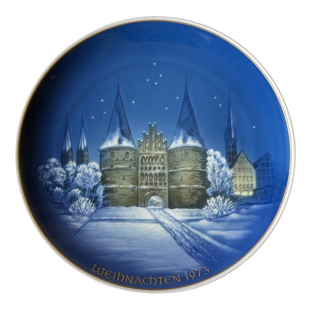 Hand-Painted Lübecker Holstentor Christmas Wall Plate by Georg Küspert for Rosenthal, 1973 For Sale
