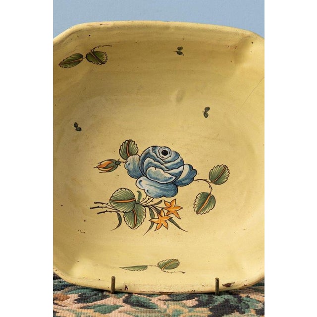 Faience Yellow Floral Dishes from Moustiers, 1700s, Set of 2 For Sale - Image 4 of 10