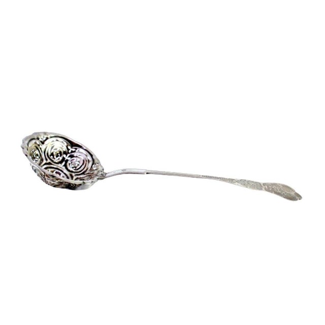Silver Silver Dusting Spoon with Scalloped Handle and Guilloche Pattern For Sale - Image 8 of 8
