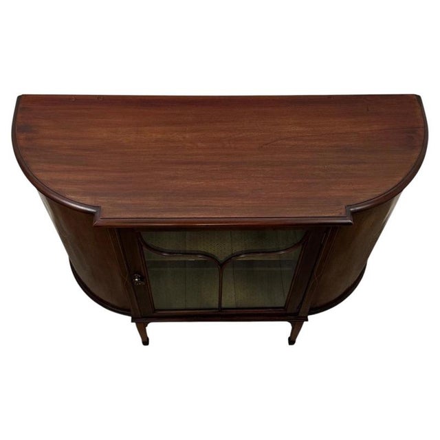 Early 20th Century English Edwardian Inlaid Mahogany Display Cabinet Vitrine For Sale - Image 3 of 11