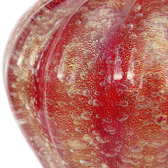 Murano Vintage Murano Seguso Vetri d'Arte Pulegoso Red Gold Flecks Italian Art Glass Ribbed Flower Bud Vase For Sale - Image 4 of 6