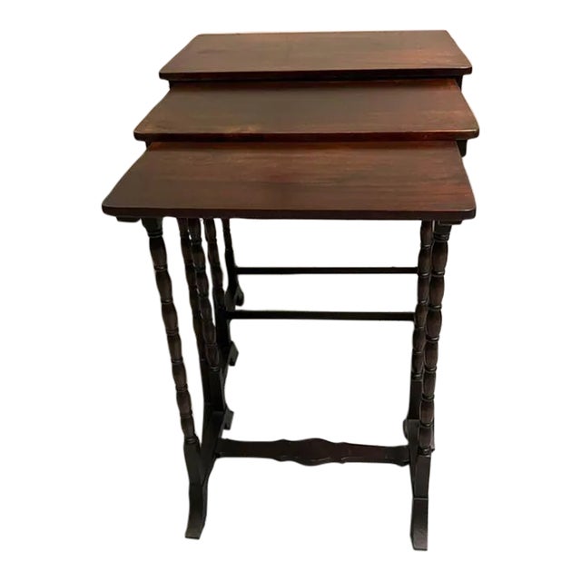 Early 20th Century Antique Victorian Mahogany Nest of 3 Tables . - Set of 3 For Sale