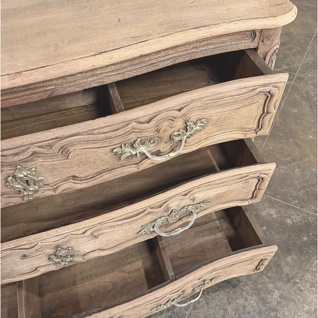 18th Century French Louis XV Period Stripped Oak Commode For Sale - Image 13 of 18