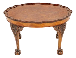 Queen Anne Coffee Table in Walnut, 1930s