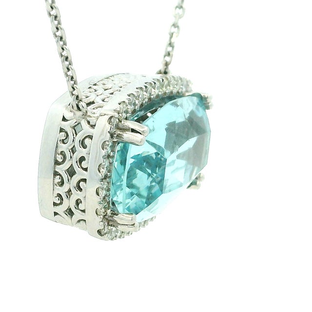 18k White Gold 20 Carat Aquamarine and 2 Carat Diamond Necklace For Sale In Miami - Image 6 of 11