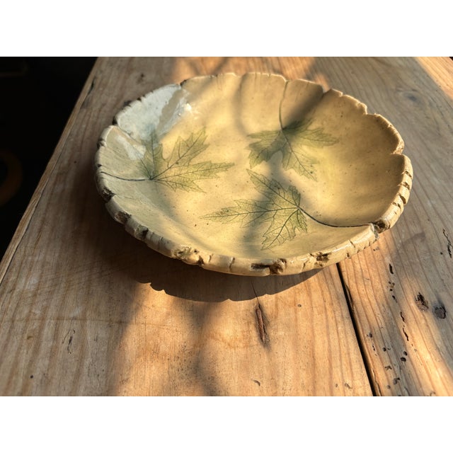 1980s Vintage 1983 Nemadji Earth Pottery “Forest Impressions” Leaf Motif Scalloped Plate For Sale - Image 5 of 10