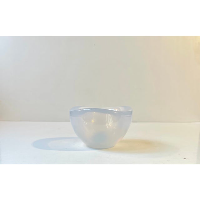 Glass Swedish Modern Opalescent Bowl by Sven Palmqvist for Orrefors, 1950s For Sale - Image 7 of 10
