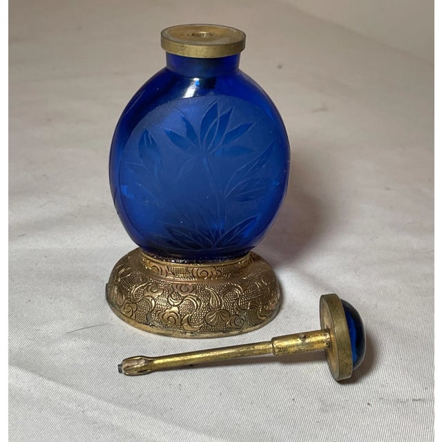 1920s Antique Chinese Etched Cobalt Glass Chased Bronze Striker Lighter Snuff Bottle For Sale - Image 5 of 11
