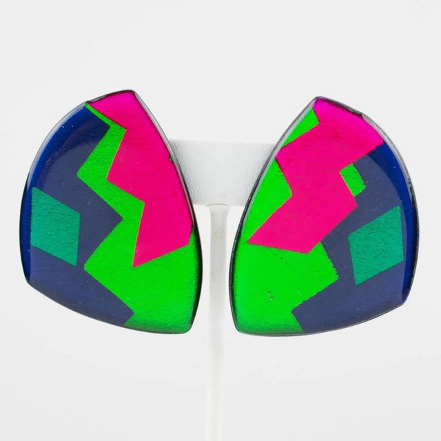 Contemporary Multicolor Geometric Resin Clip-on Earrings For Sale - Image 3 of 6
