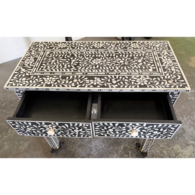 Wood Aditya Handicrafts Indian Black & White Bone Inlay Dressing Table & 32.75” Round Mirror, 2021 For Sale - Image 7 of 13