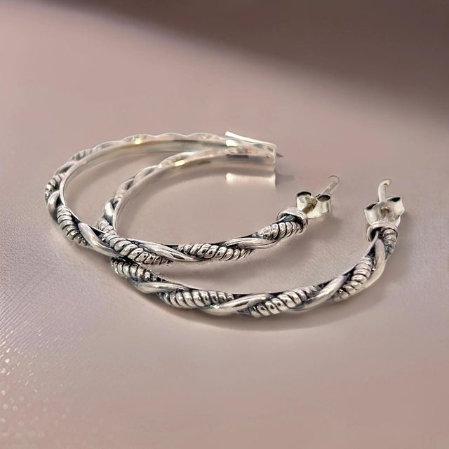 1990s 1990s John Hardy Estate "Jai" Hoop Earrings Silver, 2 Pieces For Sale - Image 5 of 11