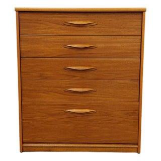 Vintage Mid Century Modern Teak Dresser For Sale