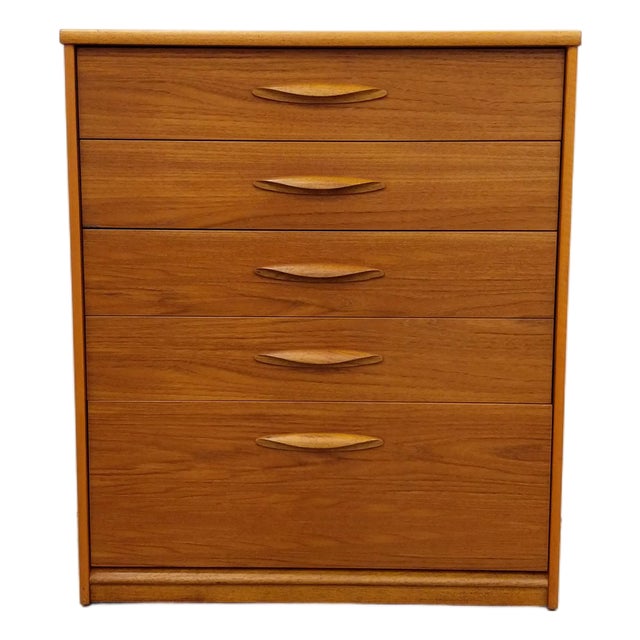 Vintage Mid Century Modern Teak Dresser For Sale