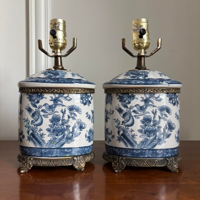 Chinoiserie Vintage Blue White Chinoiserie Ginger Jar Porcelain Brass Table Lamps - a Pair For Sale - Image 3 of 7