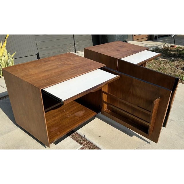 1960s Pair of Mid-Century Modern Nightstands by Richard W. Thompson for Glenn of California For Sale In Los Angeles - Image 6 of 9