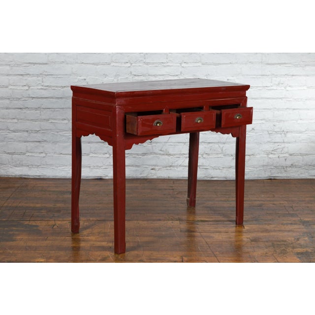 Chinese Chinese Vintage Red Lacquer Carved Spandrel 3-Drawer Console Table For Sale - Image 3 of 13