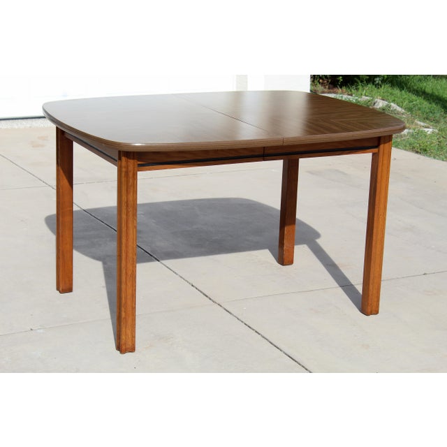 Mid-Century Modern American Walnut Expandable Dining Table, C. 1960s–1970s For Sale - Image 9 of 17